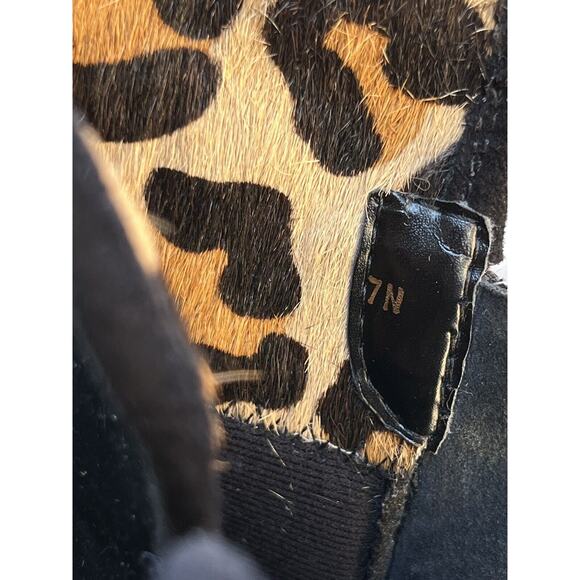 Vaneli Black Suede Heeled Ankle Bootie Zip Close Buckle Accent Animal Print Sz7N - Picture 9 of 14
